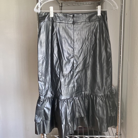 Faux Leather skirt - Picture 5 of 5
